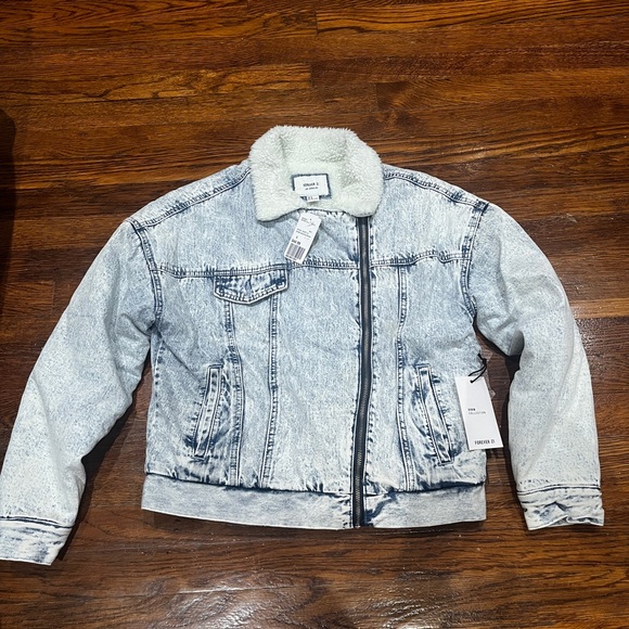 Forever 21 Jackets & Blazers - Forever 21 Blue Denim Jacket with White Sherpa Lining Size S With Tag